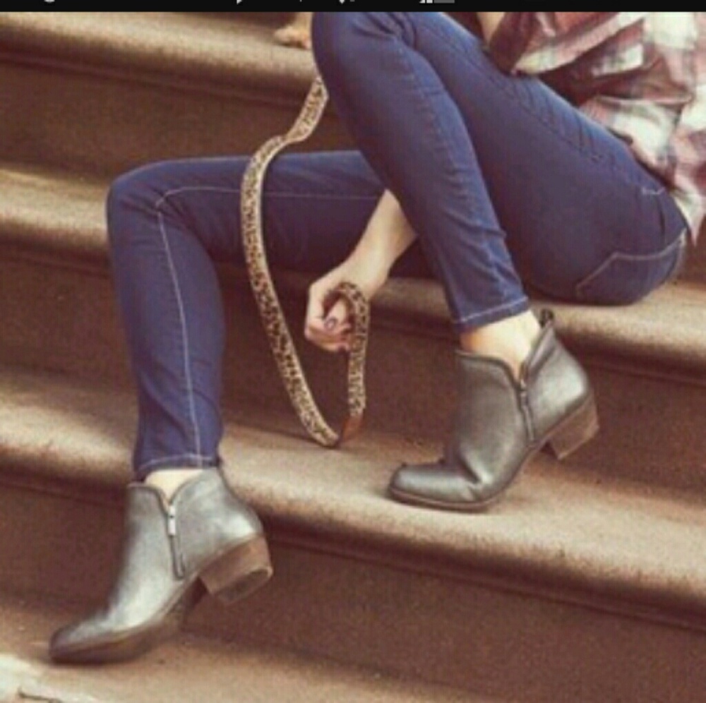 LUCKY  BRAND BOOTIES
